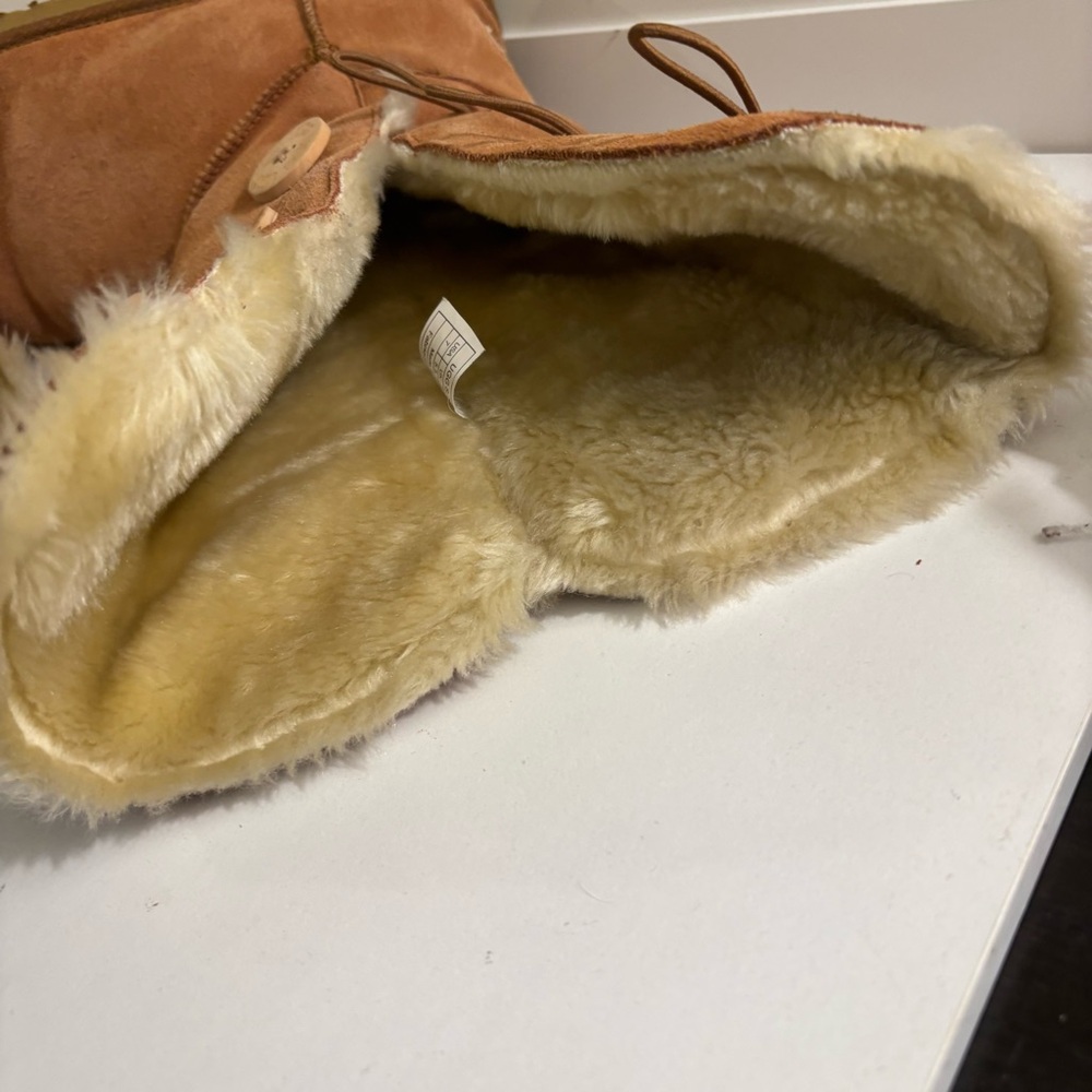 UGG Bailey Button Triplet II Boot. - Picture 10 of 13